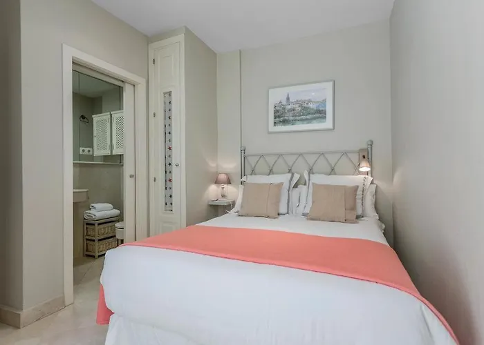 Fam Sevillian Townhouse